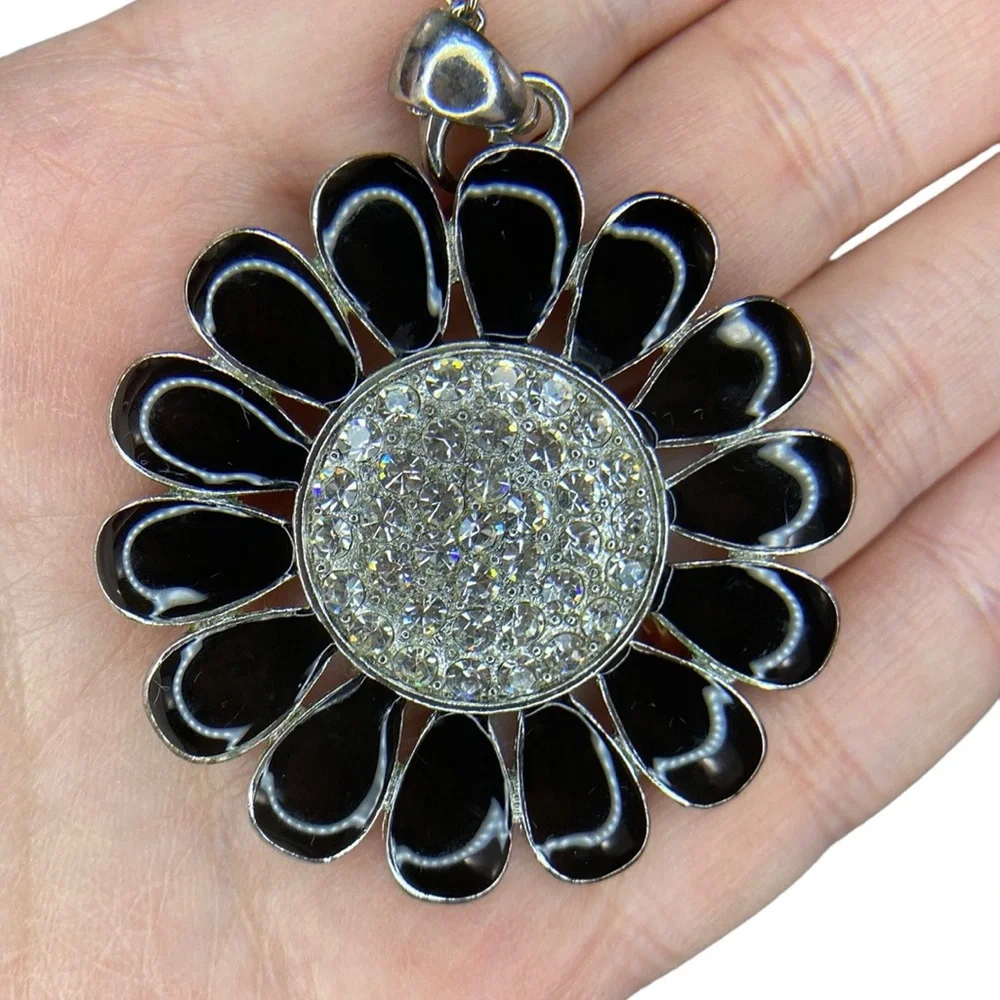 Black and Silver Toned Daisy Rhinestone Pendant Necklace - Picture 5 of 17
